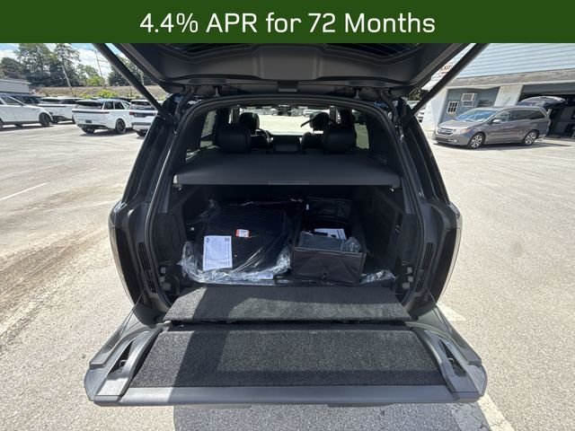 New 2026 Carpathian Grey LAND ROVER SE image 22