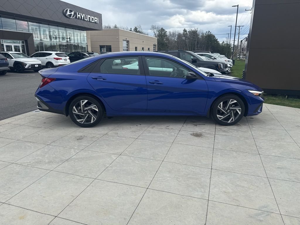 2025 Hyundai Elantra SEL - Photo 8