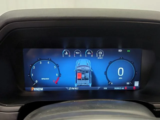 Used 2024  Ford Lariat image 19