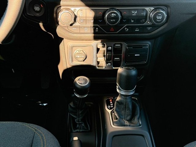 New 2027 Bright White Clear-Coat Paint Jeep Sport S image 8