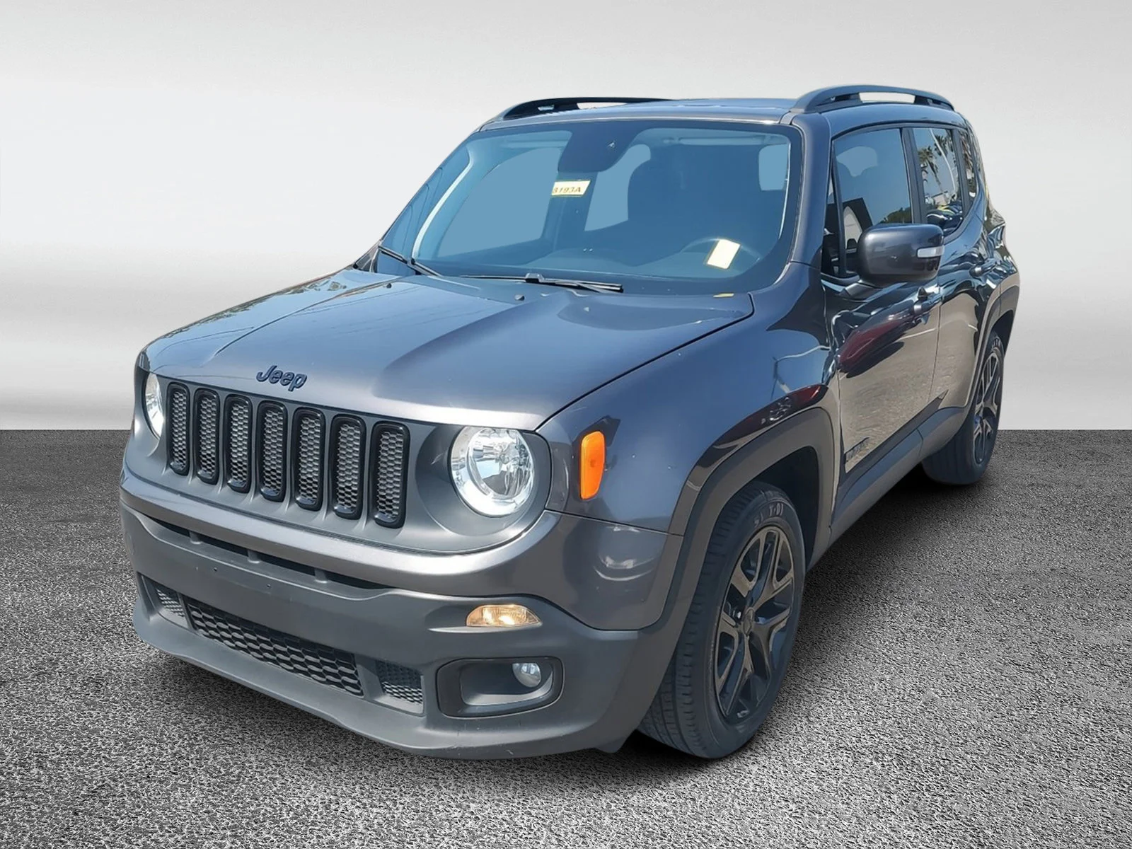 Used 2018 Granite Crystal Metallic Clearcoat Jeep Altitude image 3