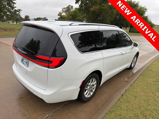 2021 Chrysler Pacifica Touring L photo 3