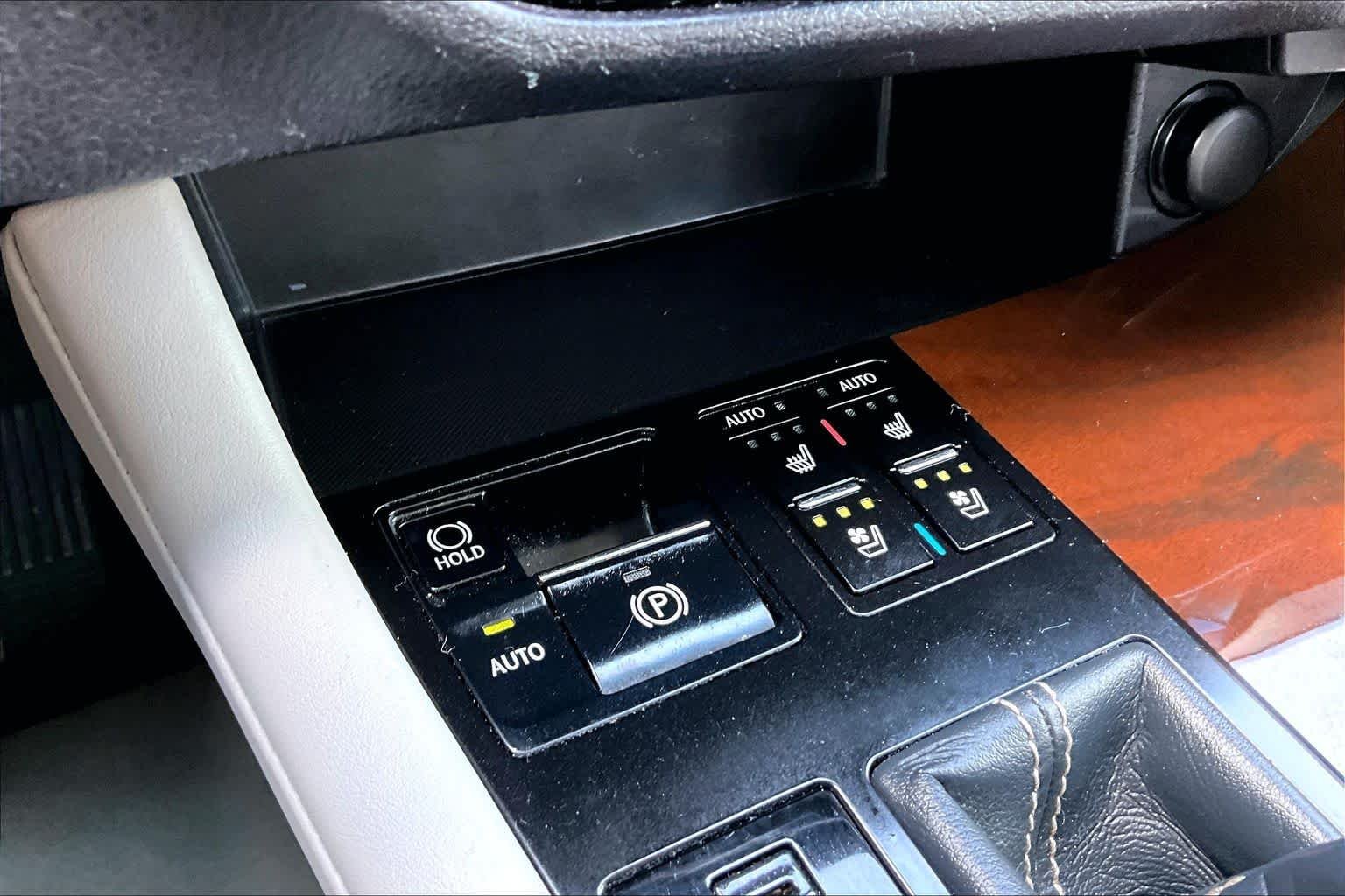 Used 2017 Obsidian Lexus  image 32