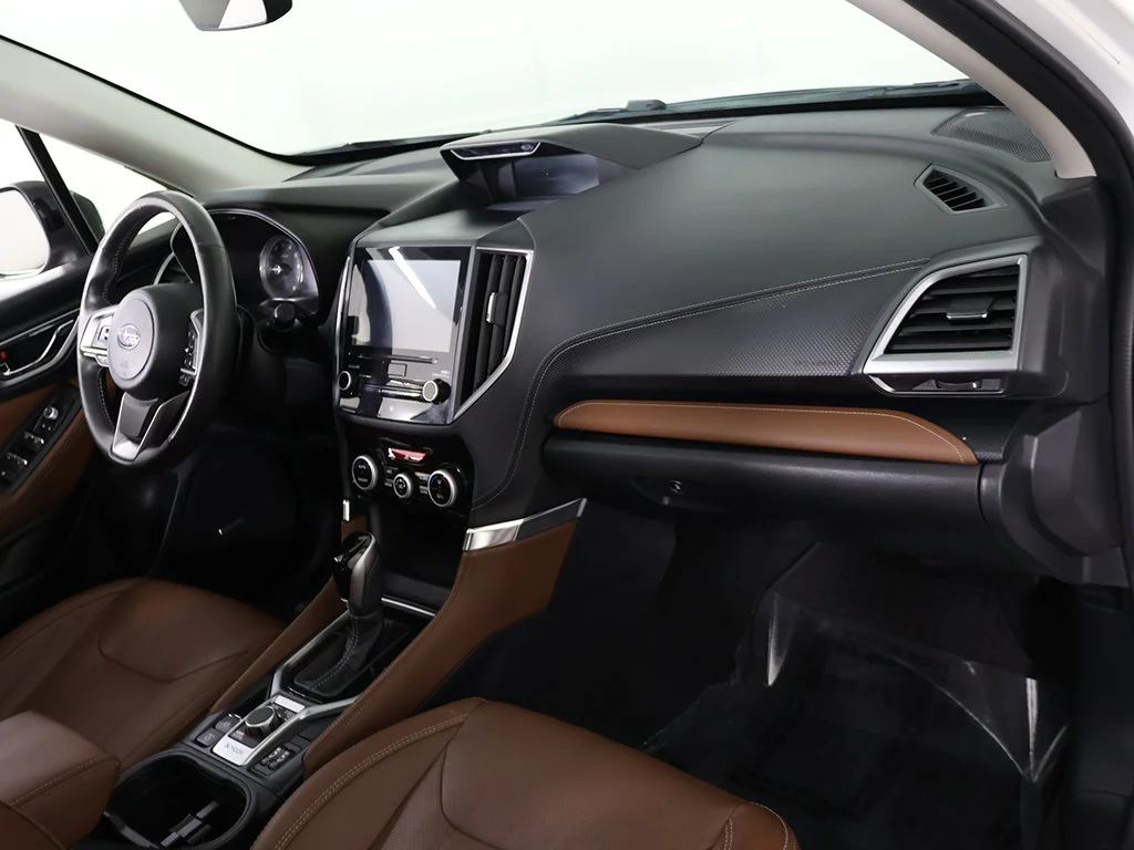 Used 2021 White Subaru Touring image 33