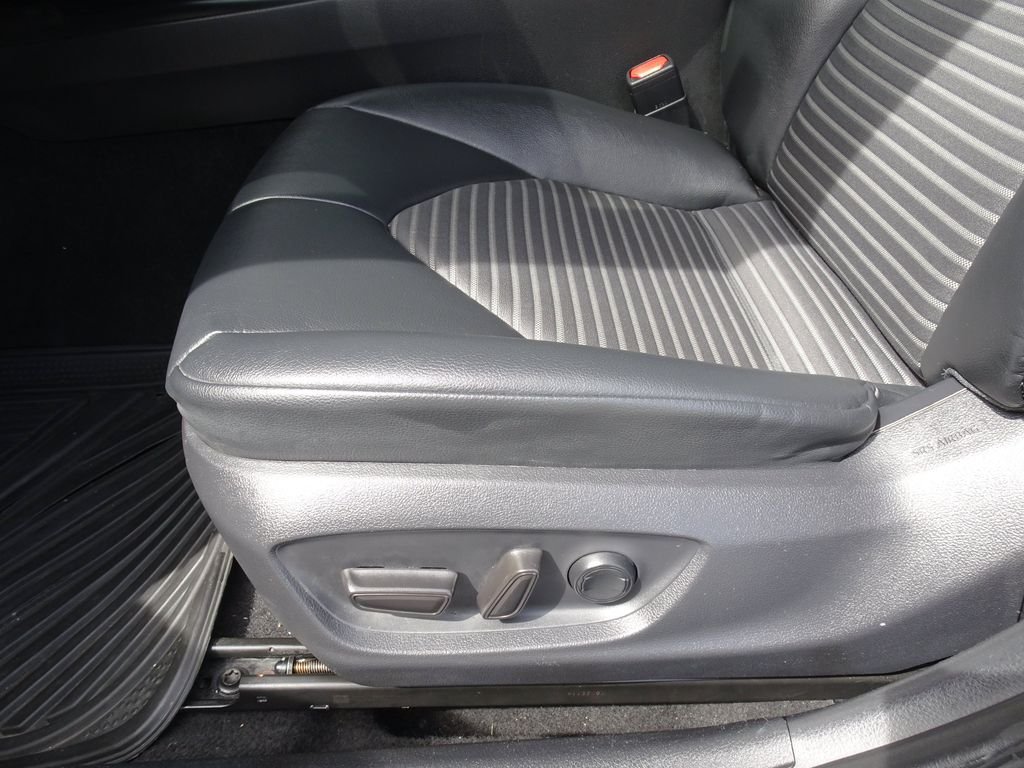 Used 2019 Silver Toyota SE image 7