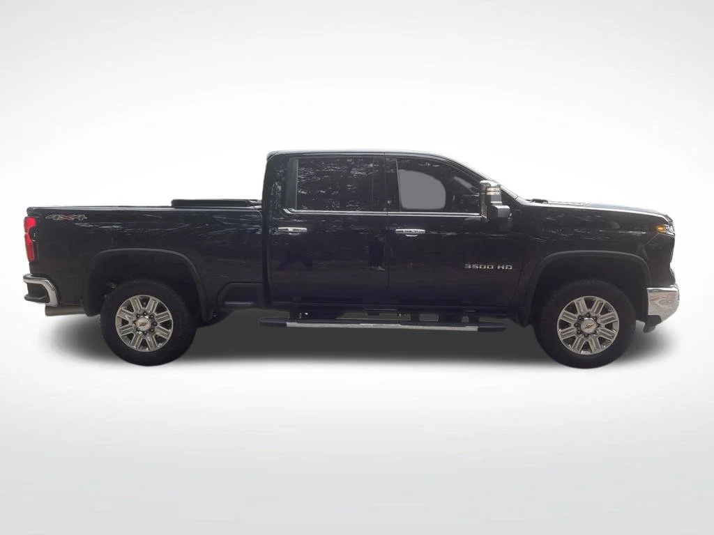 Used 2025 Black Chevrolet LTZ image 9