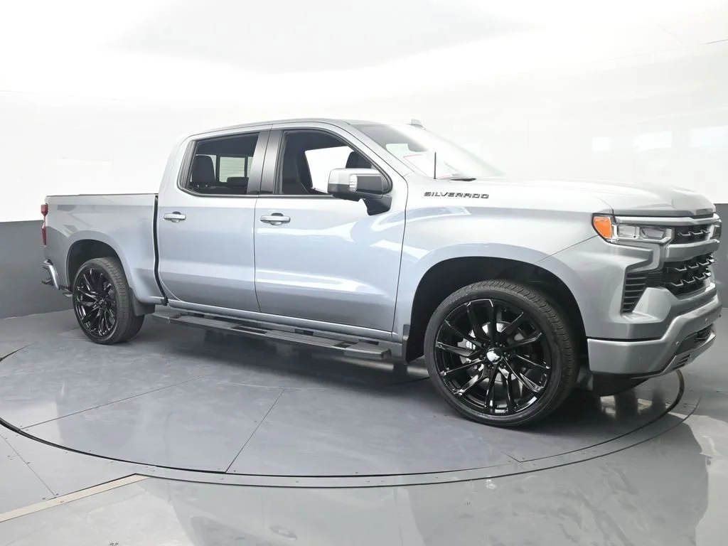 2025 Chevrolet Silverado 1500 LTZ - Photo 8
