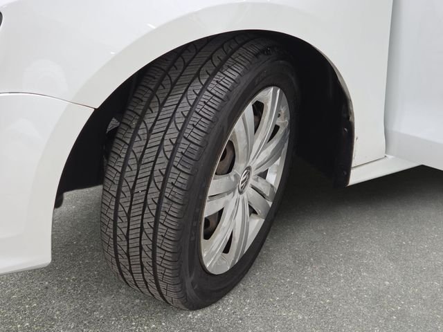 Used 2017 White Volkswagen 1.4T S image 31