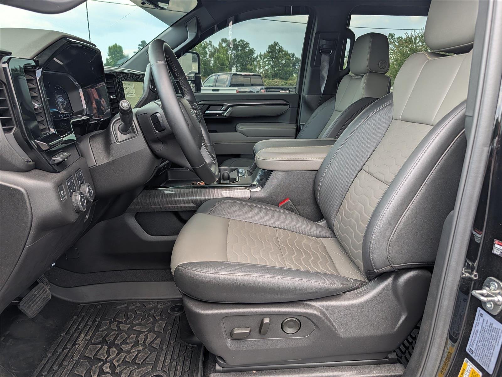 Used 2025 Black Chevrolet ZR2 image 11