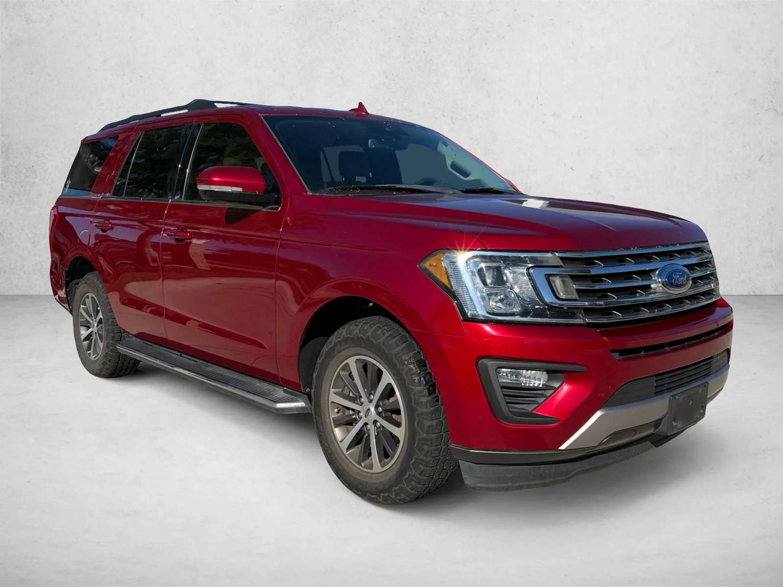 Used 2018 Ruby Red Metallic Tinted Clearcoat Ford XLT image 3