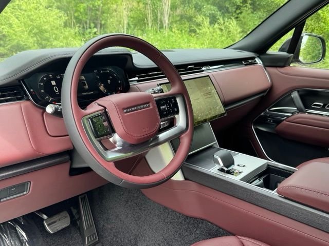 New 2026 Carpathian Grey LAND ROVER SE image 9