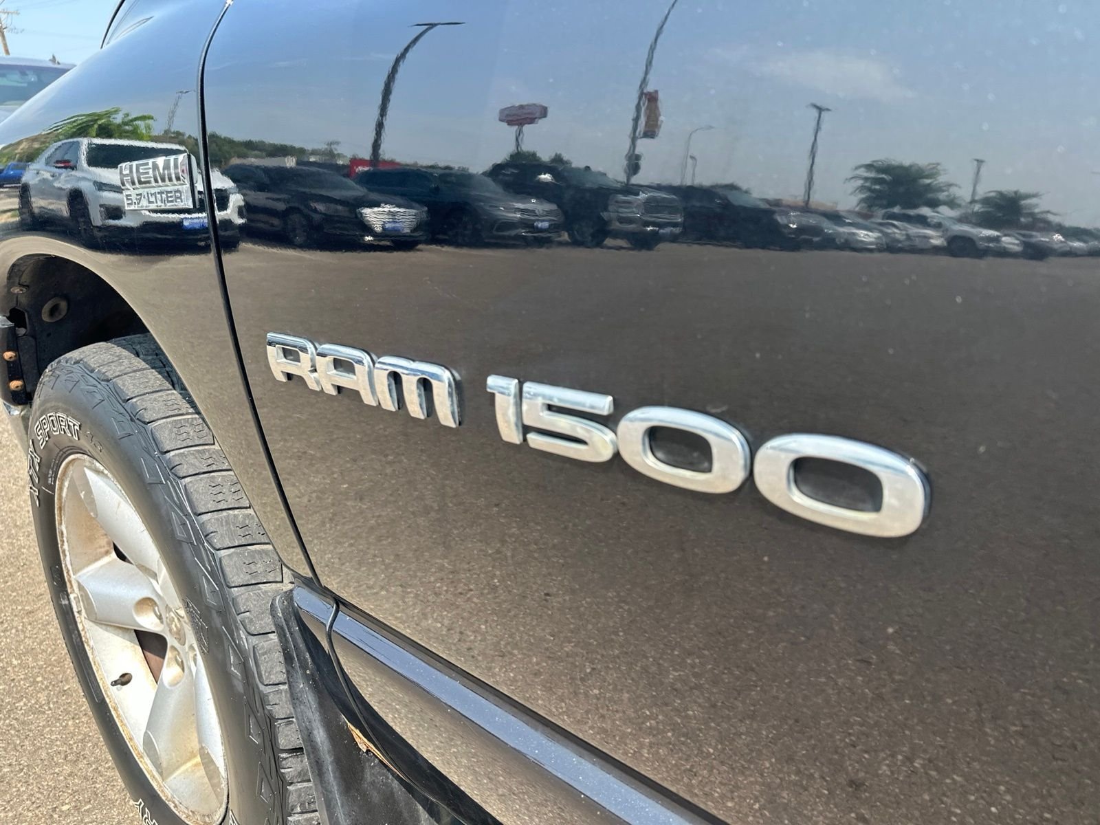 Used 2006 Black Dodge SLT image 12