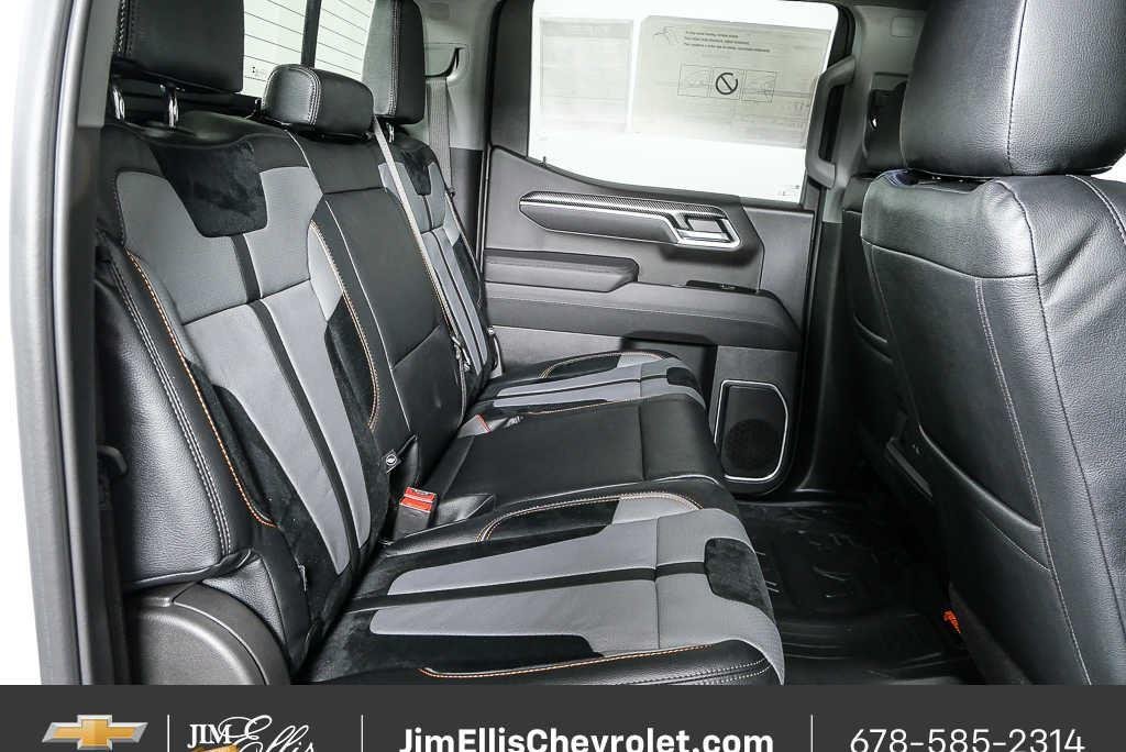 New 2025 Summit White Chevrolet RST image 23
