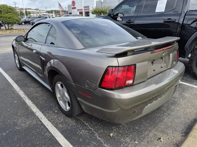 Used 2001 Gray Ford V6 image 2