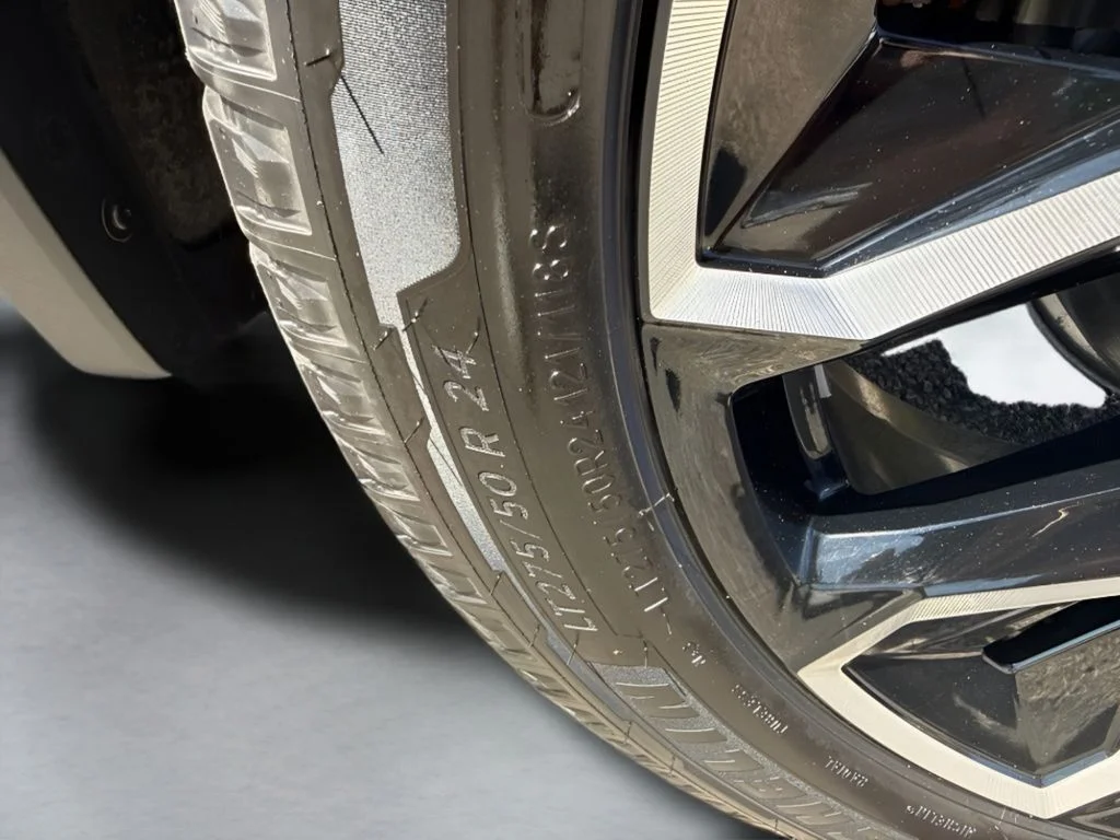 Used 2025 Blue GMC Denali image 38