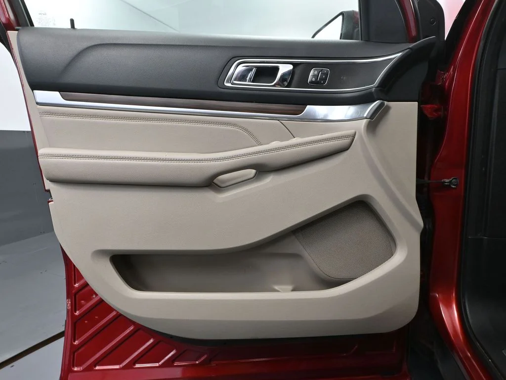 Used 2018 Red Ford Limited image 19