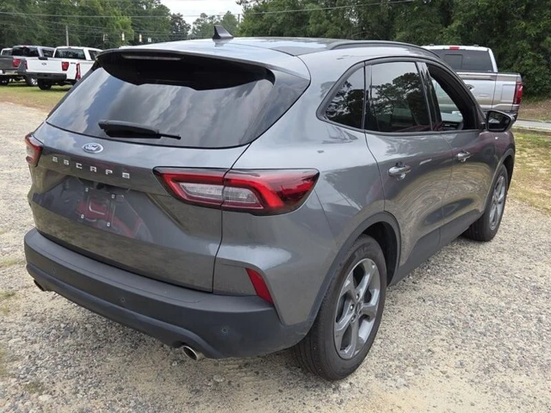 Used 2025 Carbonized Gray Metallic Ford ST-Line image 13