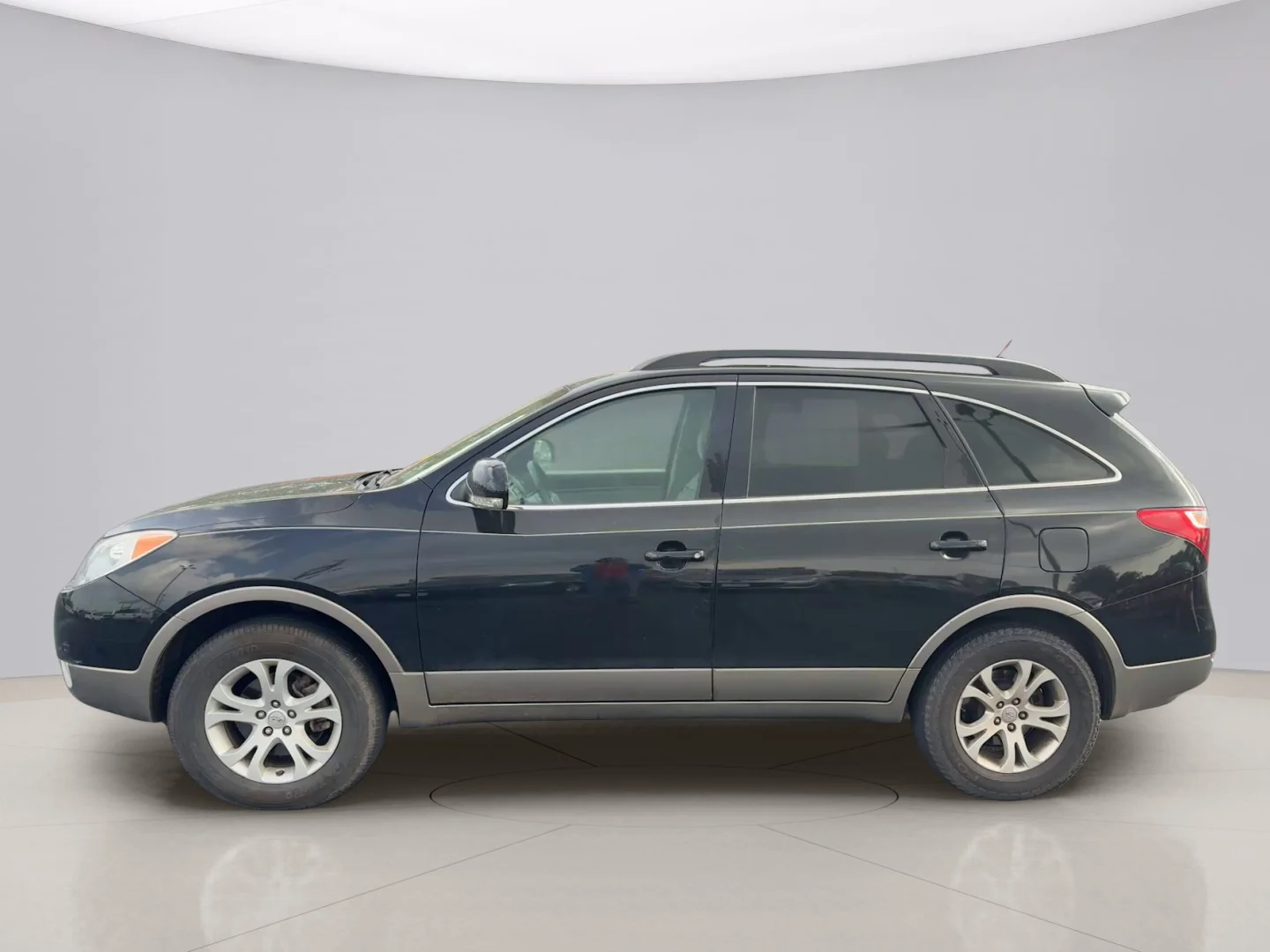 Used 2012 Black Hyundai GLS image 2