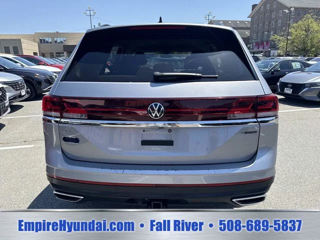 Used 2024 Gray Volkswagen 2.0T SE w/Technology image 4