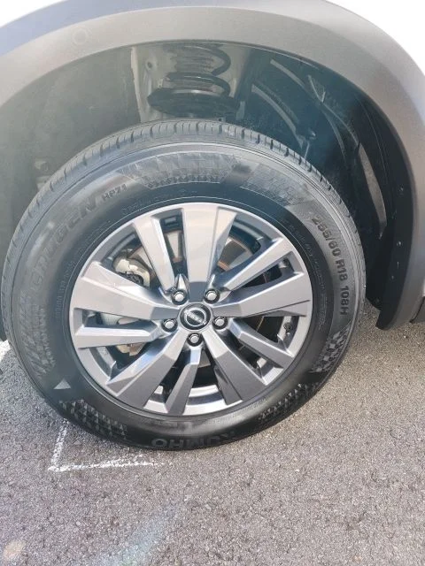 2025 Nissan Pathfinder SV - Photo 6