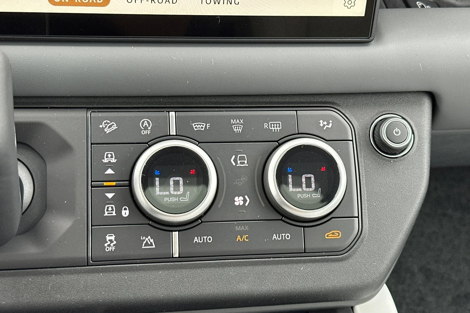 2025 Land Rover Defender S - Photo 21