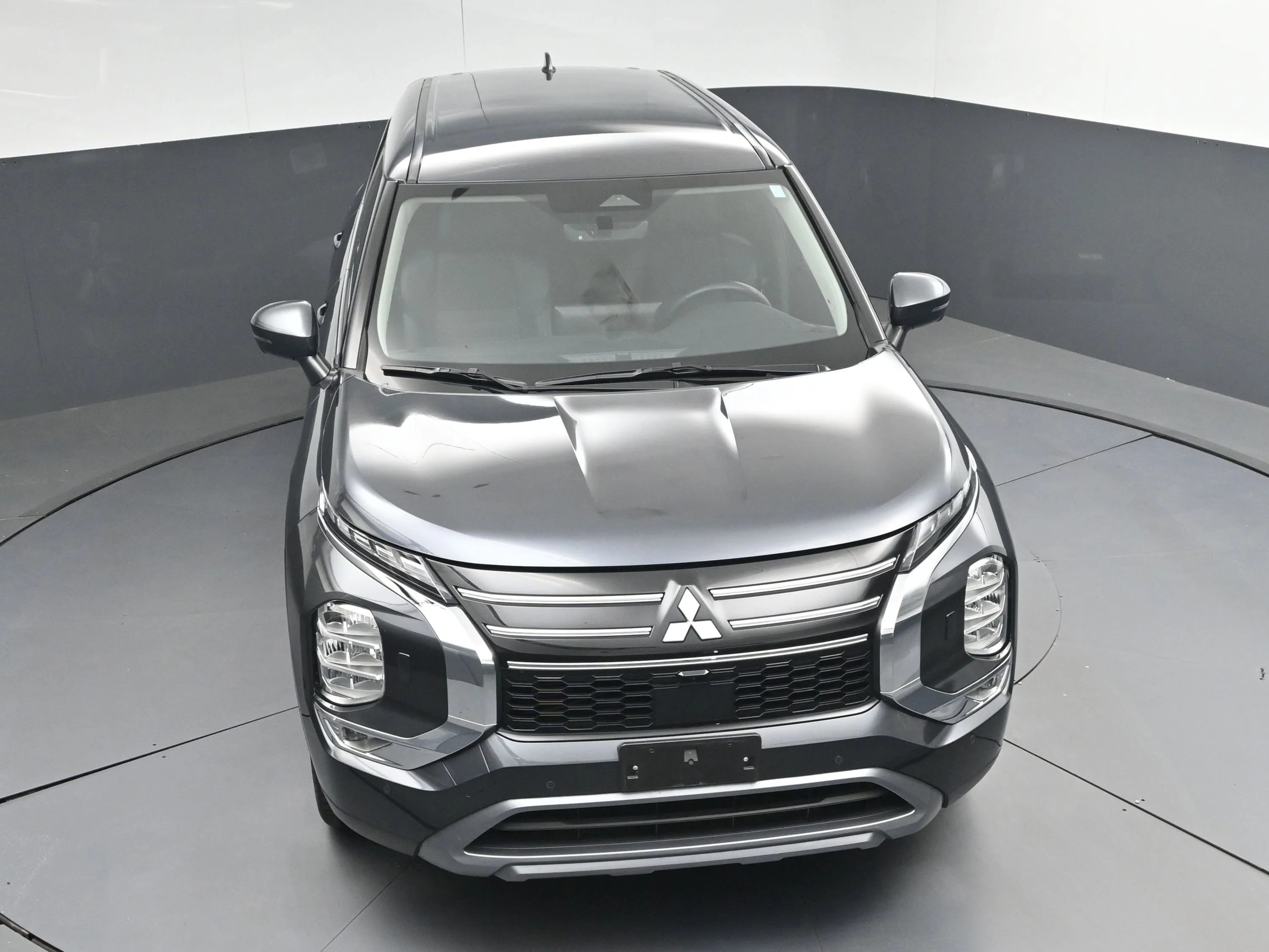 Used 2025  Mitsubishi  image 34