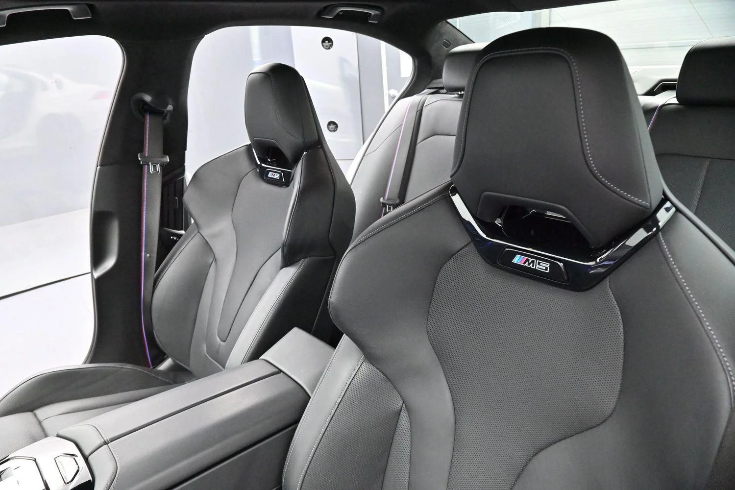Used 2025 Alpine White BMW Sedan image 15