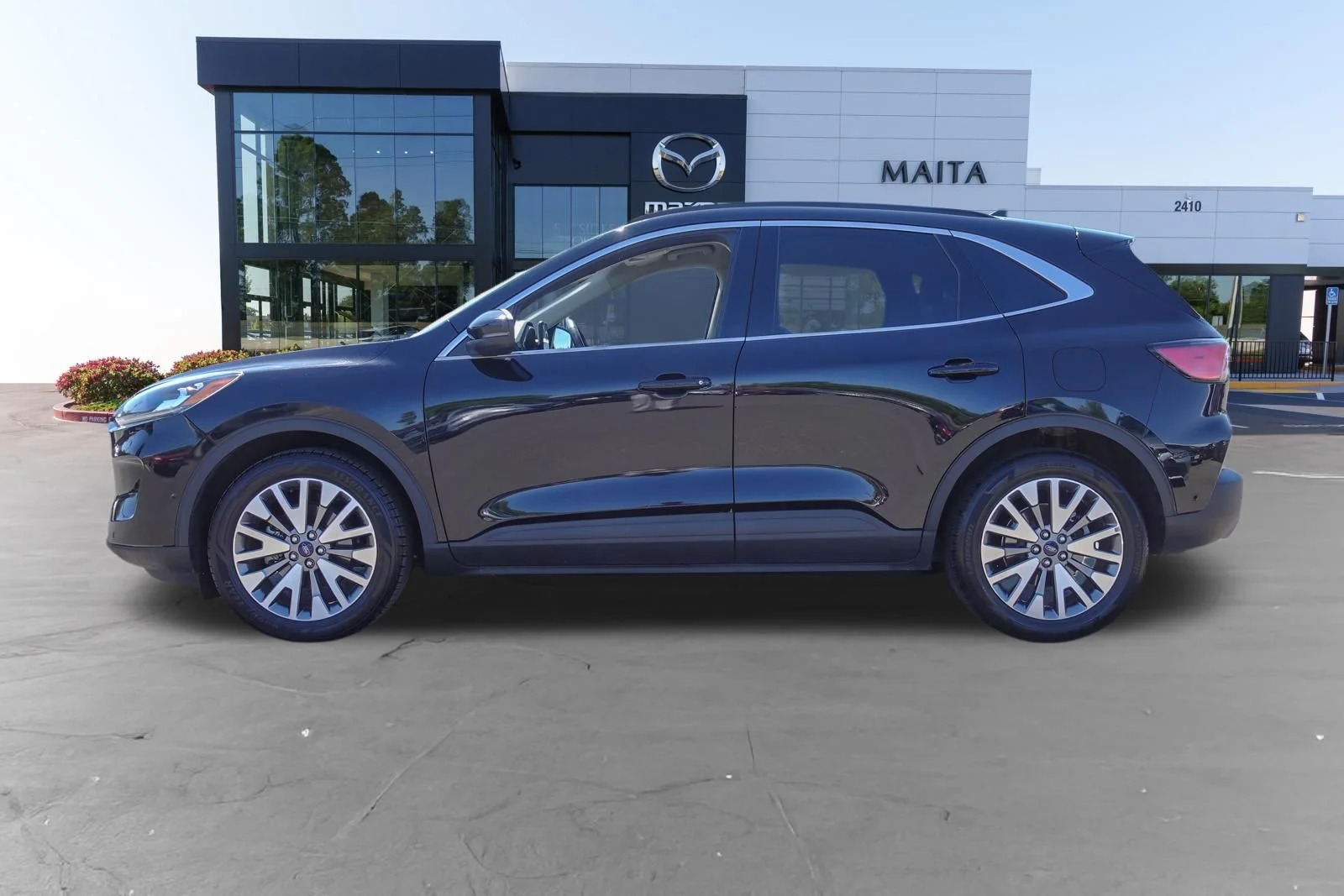 Used 2020 Black Metallic Ford Titanium image 6