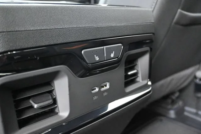 Used 2026 Summit White GMC AT4 image 23