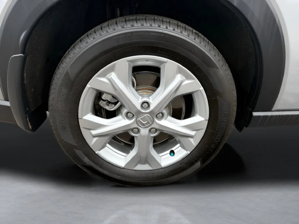 Used 2025 Silver Honda LX image 33