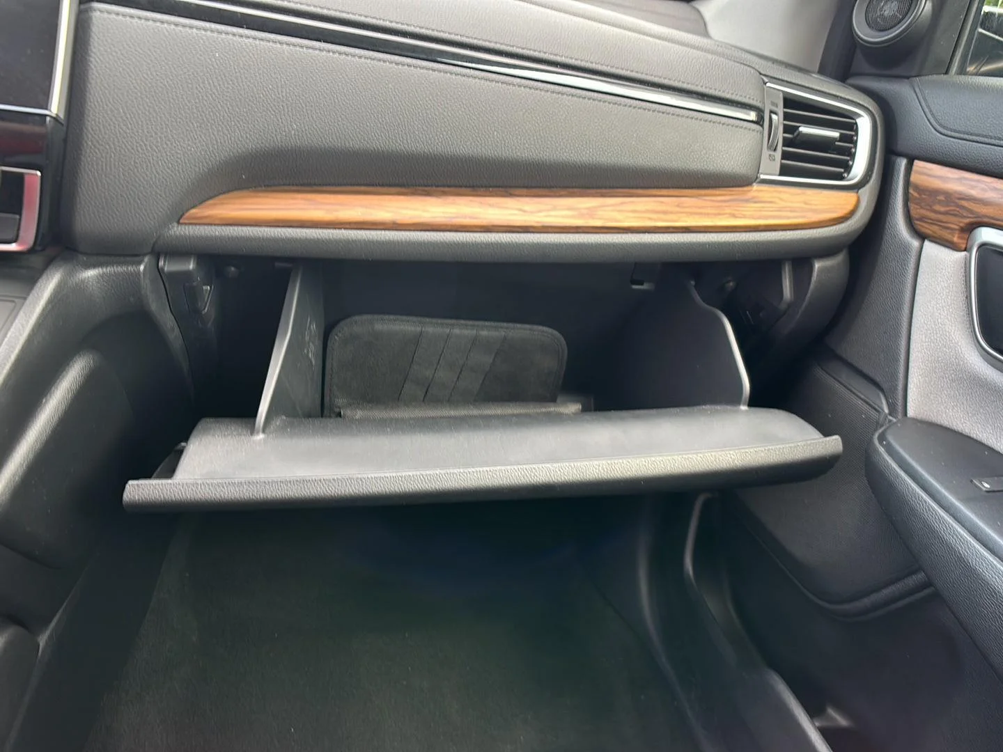 Used 2018 Obsidian Blue Pearl Honda EX image 29