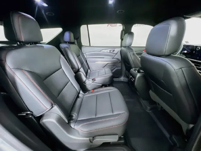 Used 2025 Gray Chevrolet Z71 image 42