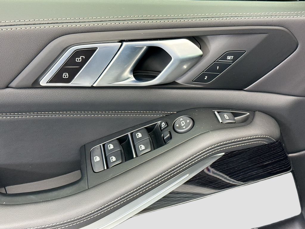 New 2026 Gray Metallic BMW xDrive40i image 22