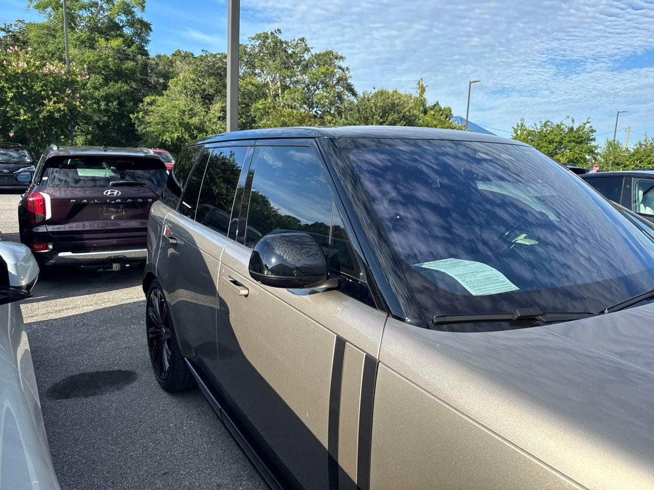 Used 2023 Gold Land Rover SE image 5