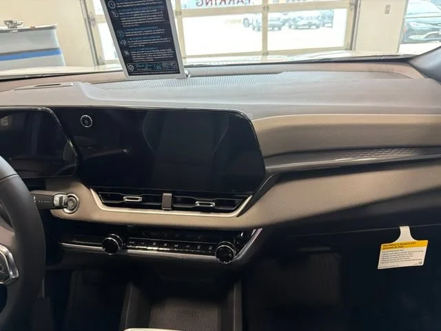 New 2027 Summit White Chevrolet LT image 31