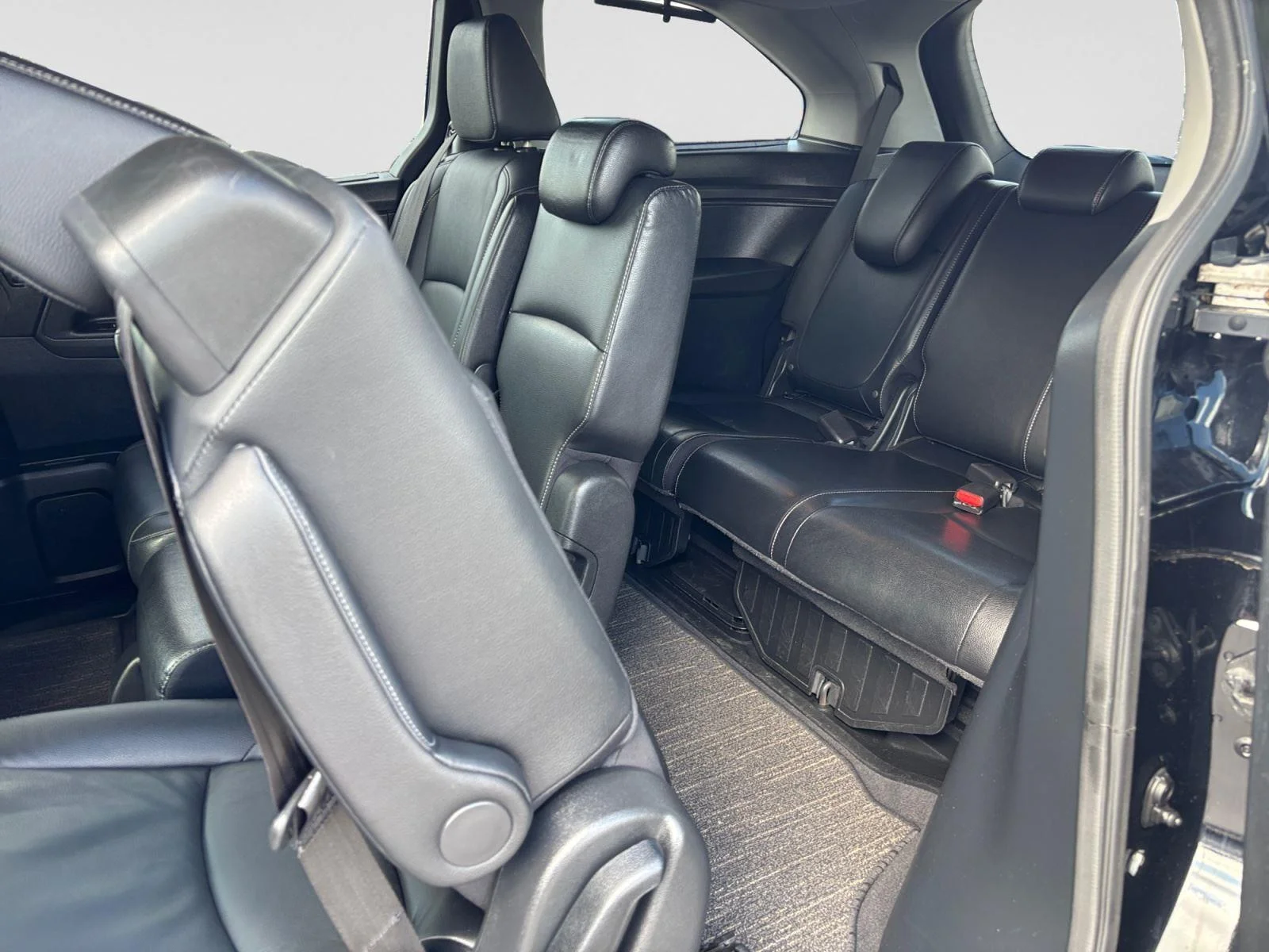 Used 2021 Crystal Black Pearl Honda Touring image 45