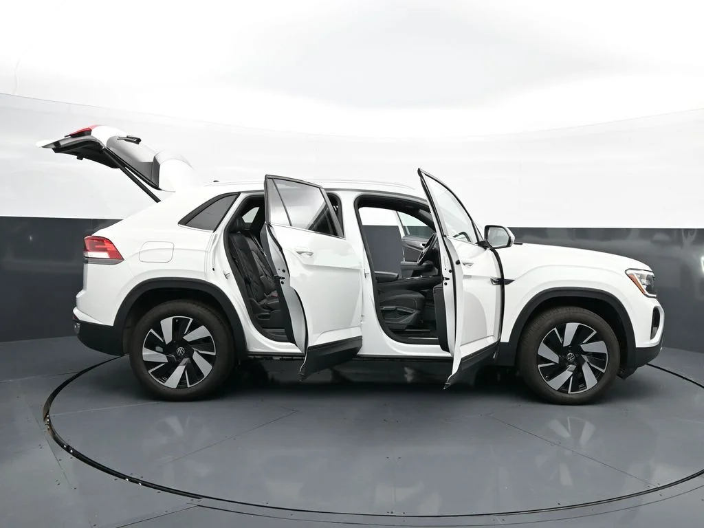 2025 Volkswagen Atlas Cross Sport SE w/Tech - Photo 49