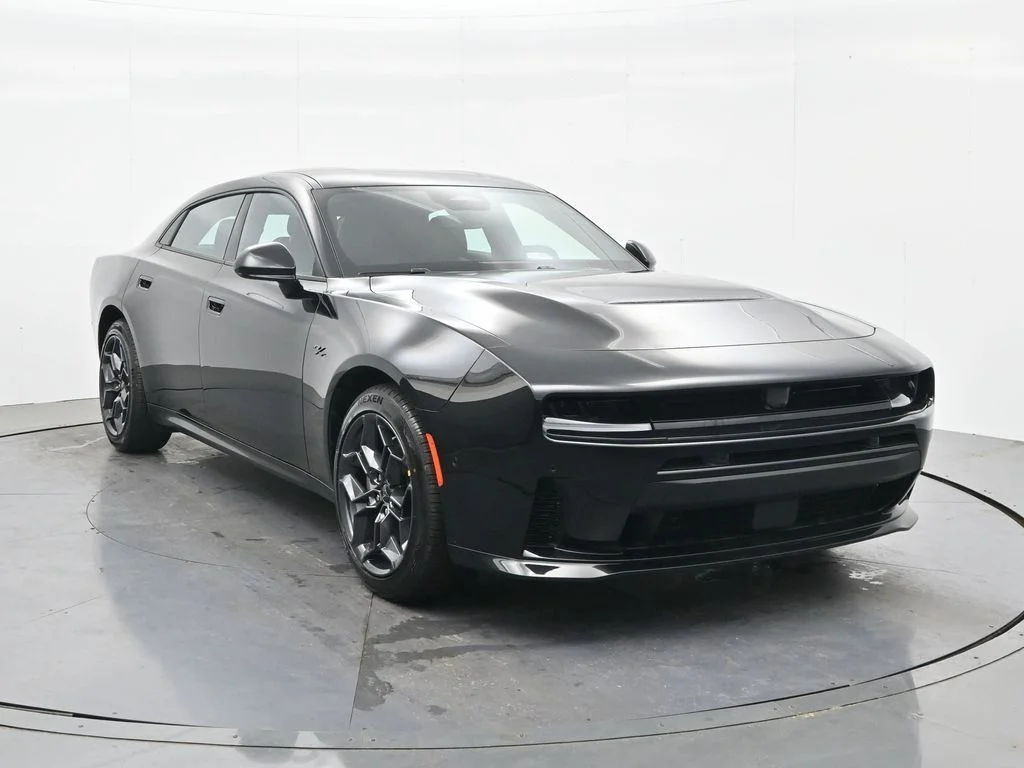New 2026 Diamond Black Crystal Pearlcoat Dodge R/T image 4