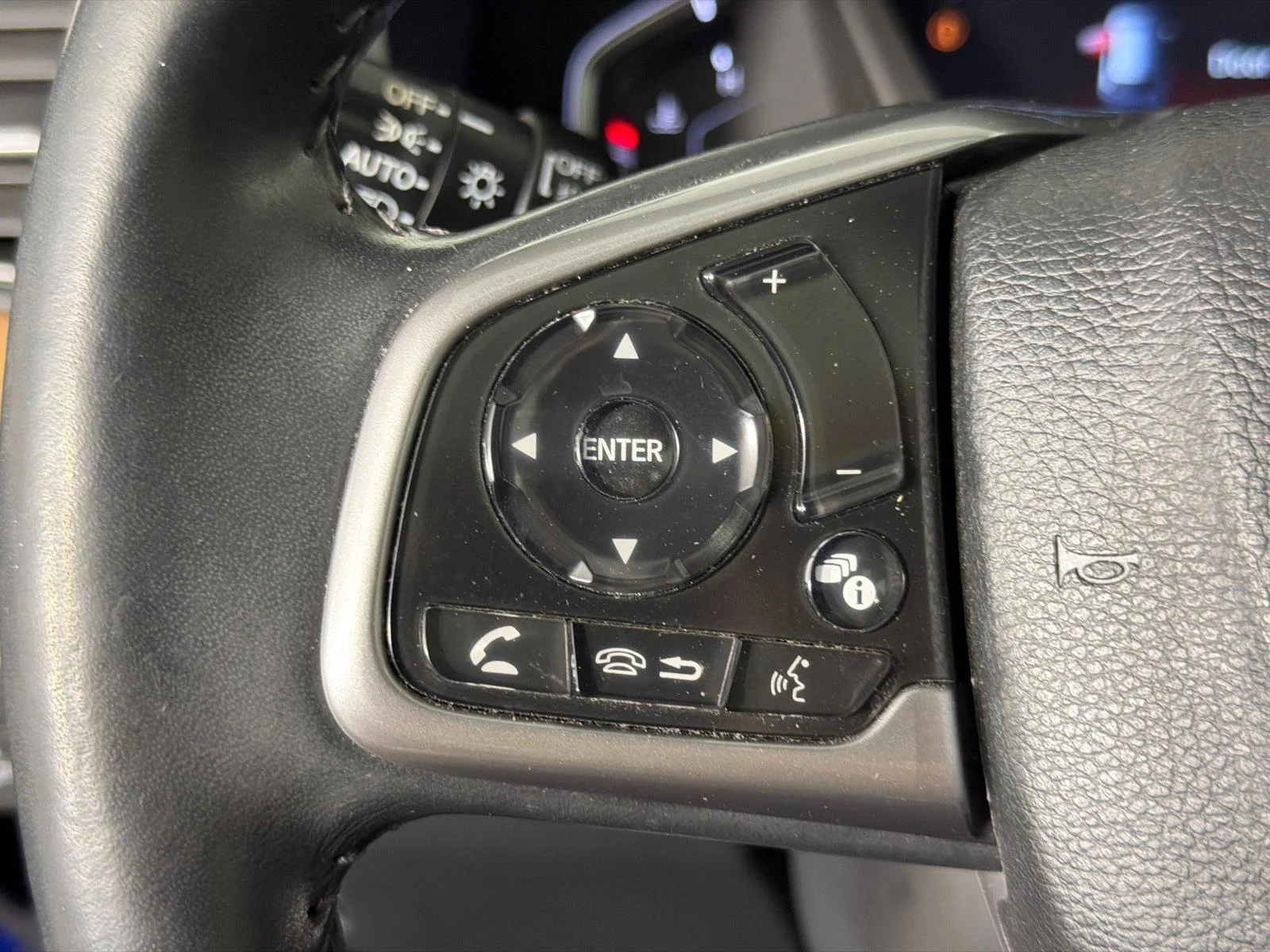 Used 2020 White Honda EX-L image 26