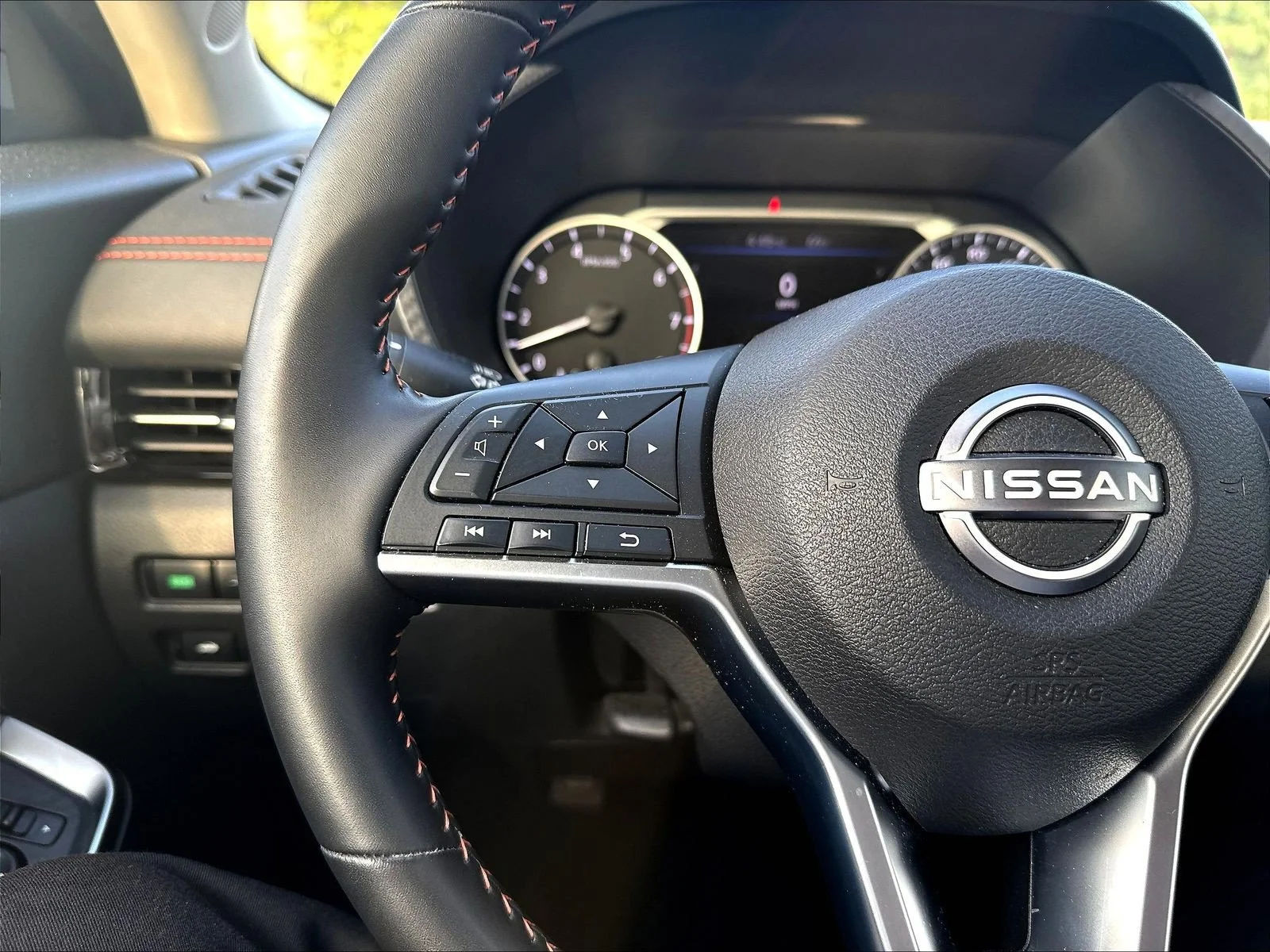 Used 2025 Super Black Nissan SR image 14