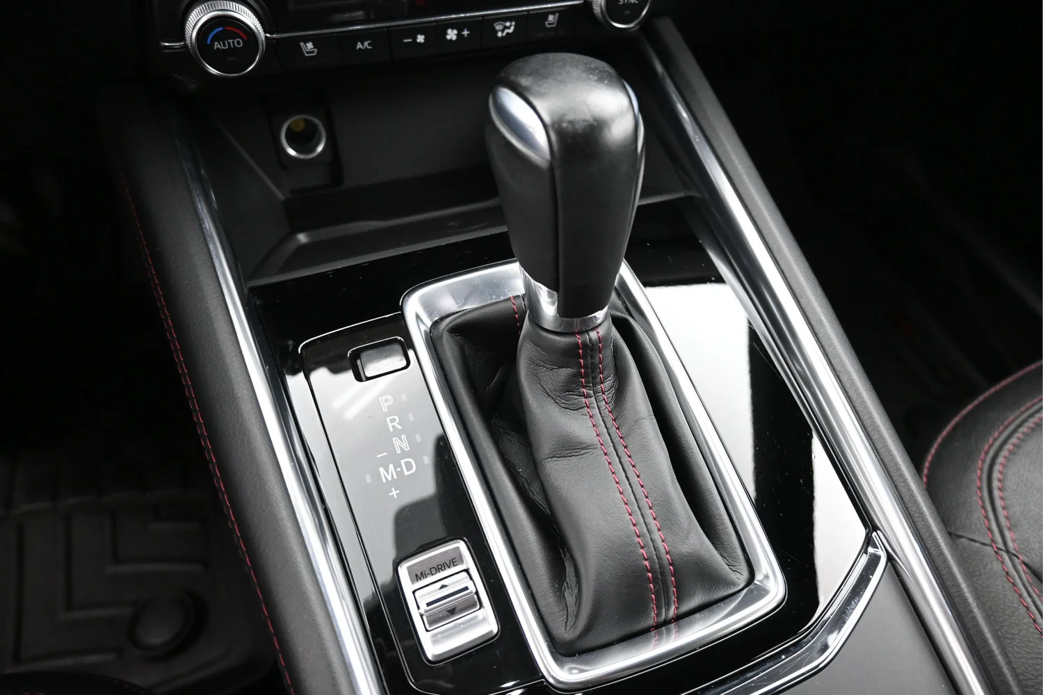 Used 2024 White Mazda 2.5 Turbo Premium image 21