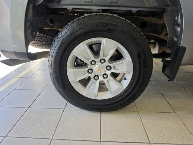 Used 2025 Gray Chevrolet LT image 29