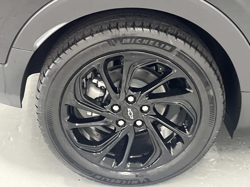 2027 Chevrolet Bolt RS - Photo 9