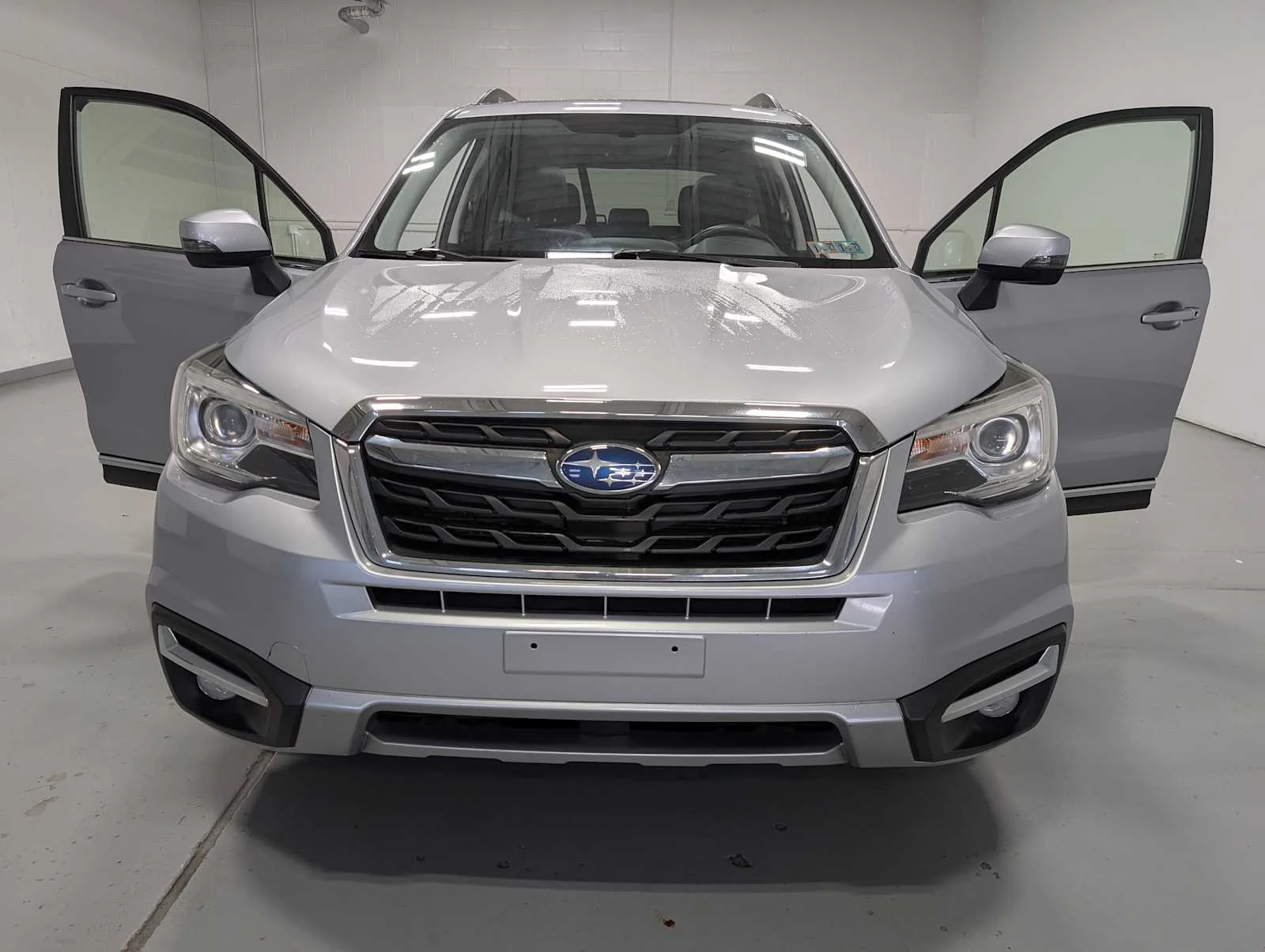 Used 2017 Ice Silver Metallic Subaru Touring image 15