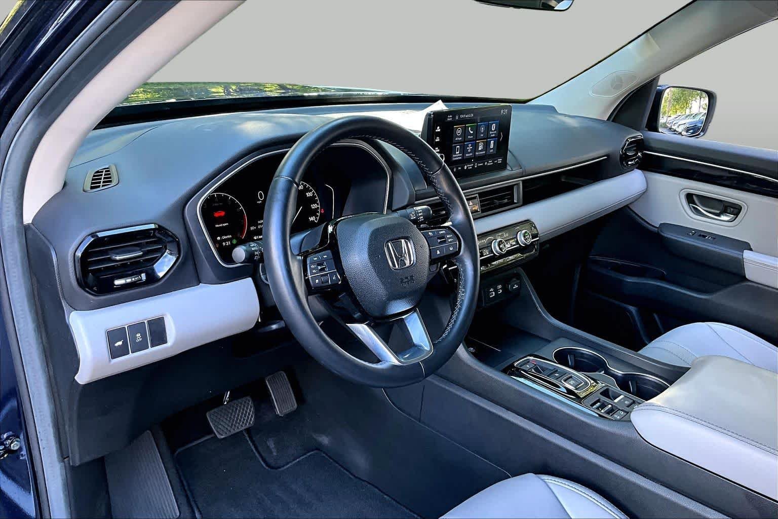 Used 2025 Obsidian Blue Pearl Honda EX-L image 16