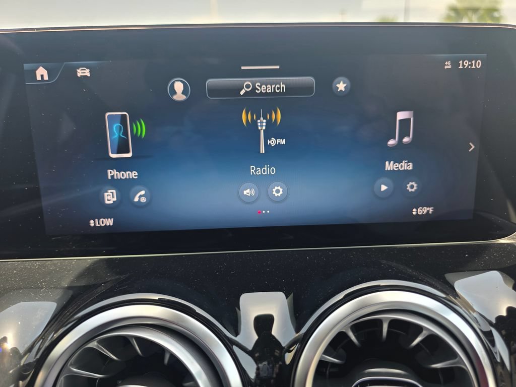 New 2026 Polar White Mercedes-Benz GLA 250 image 55