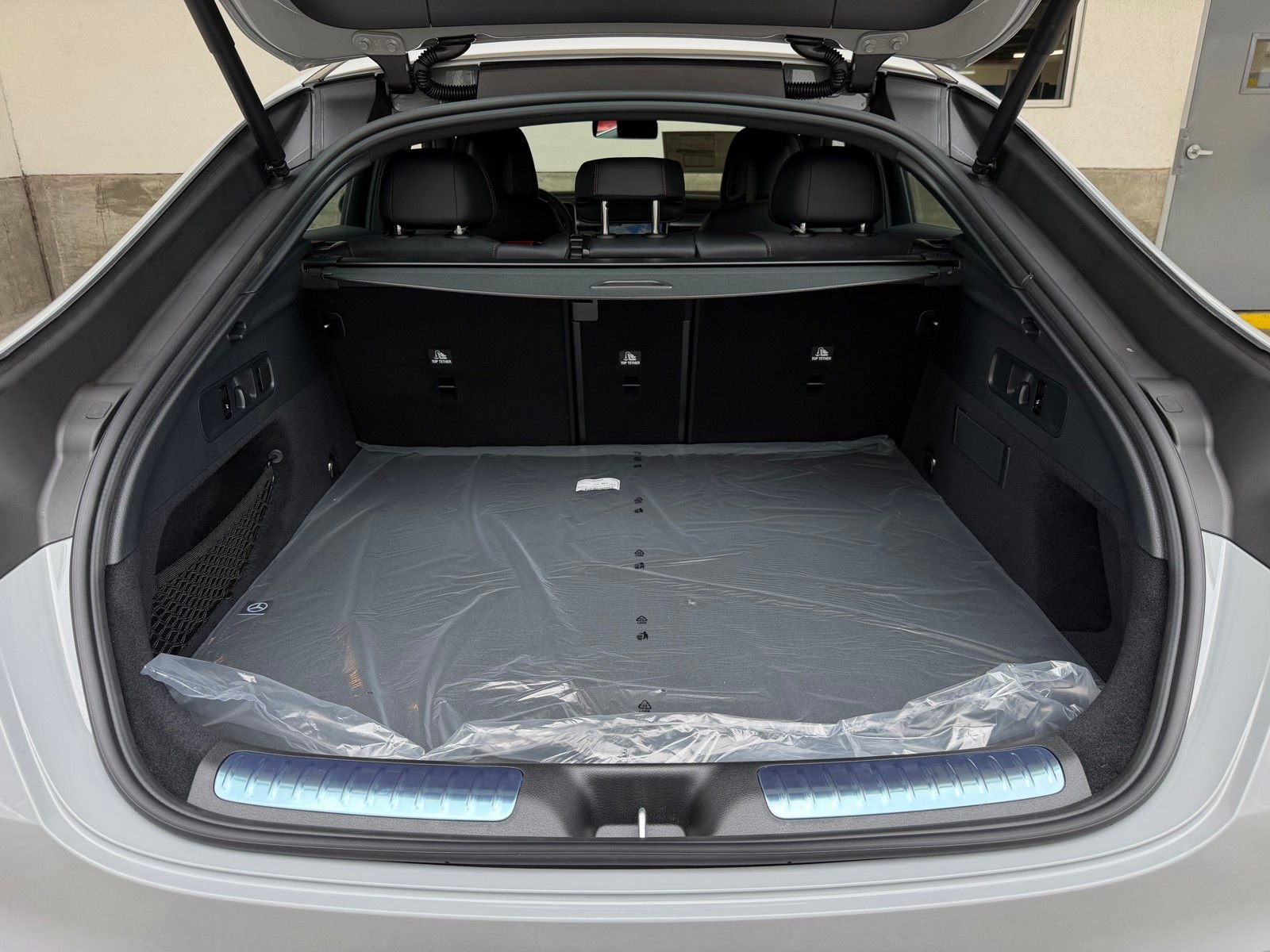 New 2026 MANUFAKTUR Alpine Grey Mercedes-Benz AMG® GLC 43 4MATIC® Coupe image 16