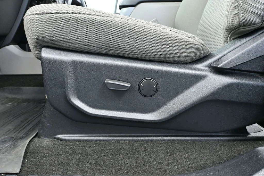 Used 2020 White Ford XLT image 16