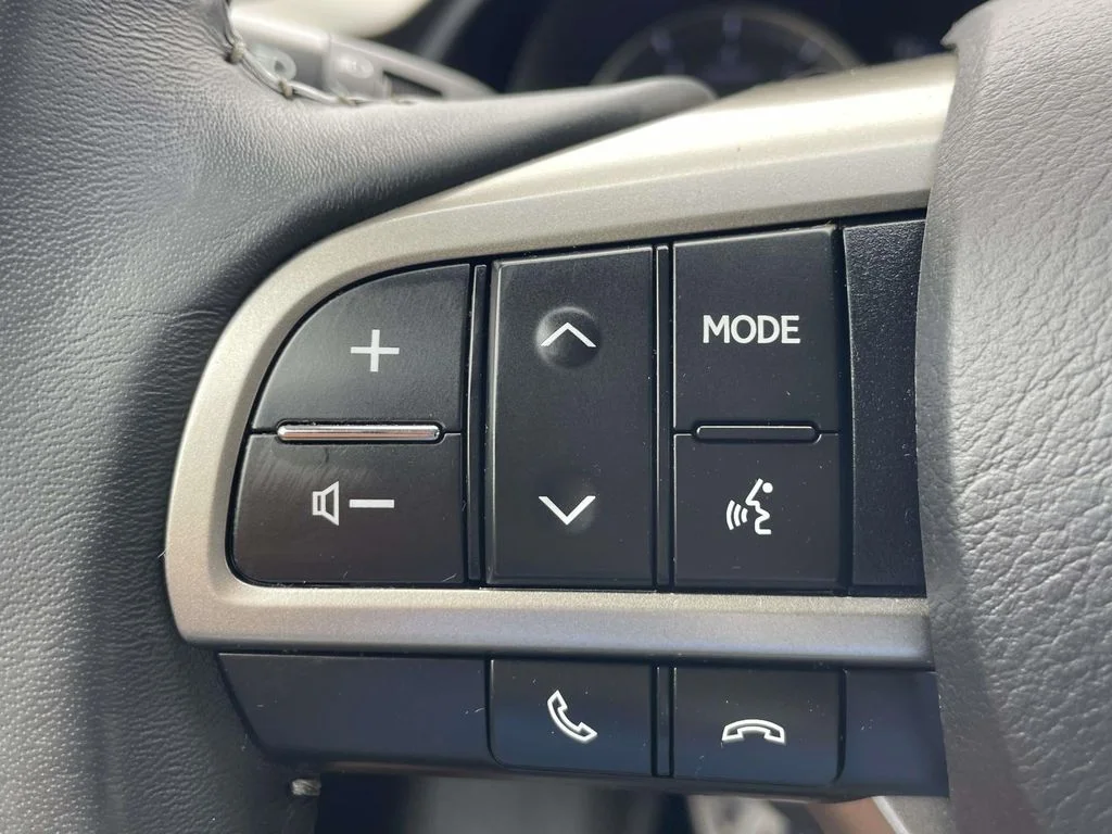 Used 2019 Silver Lining Metallic Lexus Base image 21