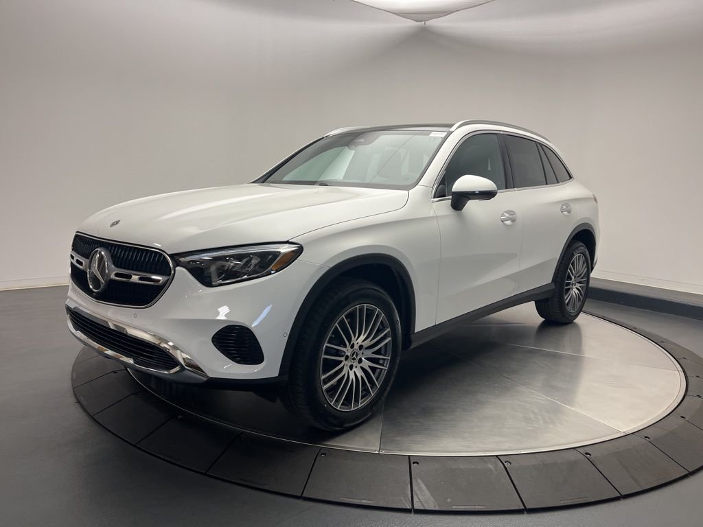 Used 2026  Mercedes-Benz GLC 300 image 3